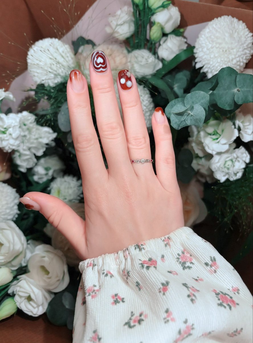 ребята, АЛЯРМ

я теперь невеста <a href="/lana_del_andray/">Андрей Годзилльев-Аполлонов</a> 😭😭😭😭