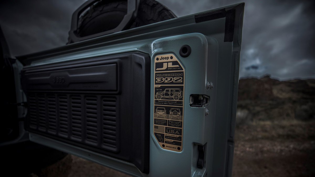 Por fin, llega a México el Rubicon 392, la versión más radical del <a href="/JeepMx/">Jeep México</a>  Wrangler.

Este monstruo tiene nada más ni nada menos que el motor V8 de 6.4 litros con 470 hp y 470 lb-pie de par. Acelera de 0 a 100 en 4.5 segundos y alcanza el 1/4 de milla en 13 segundos.

Además del