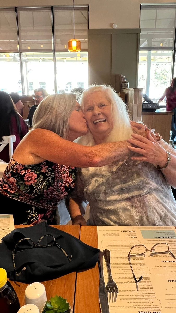 Angels_914's tweet image. Happy 9 year Anniversary Luncheon!!!! We are soooo blessed to share life together!!! 💜