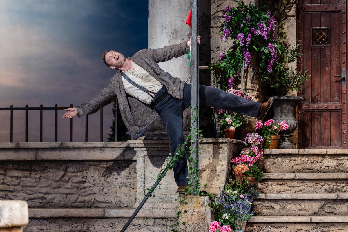 OperaVision tweet media