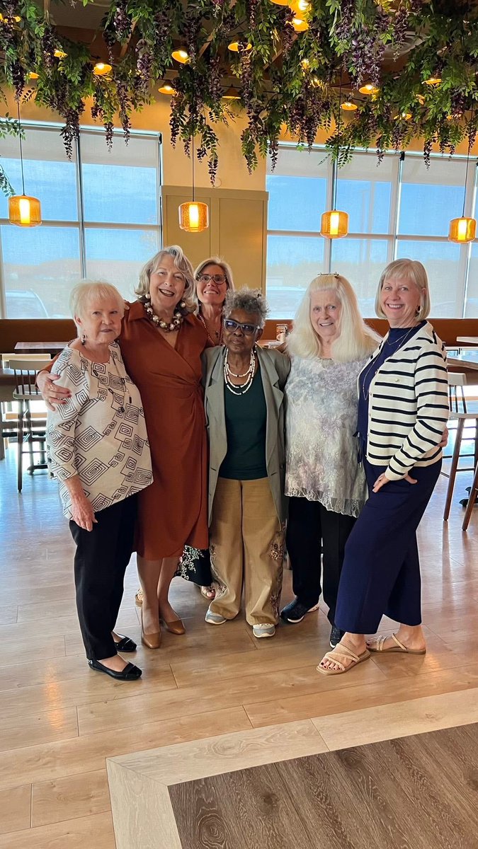 Angels_914's tweet image. Happy 9 year Anniversary Luncheon!!!! We are soooo blessed to share life together!!! 💜