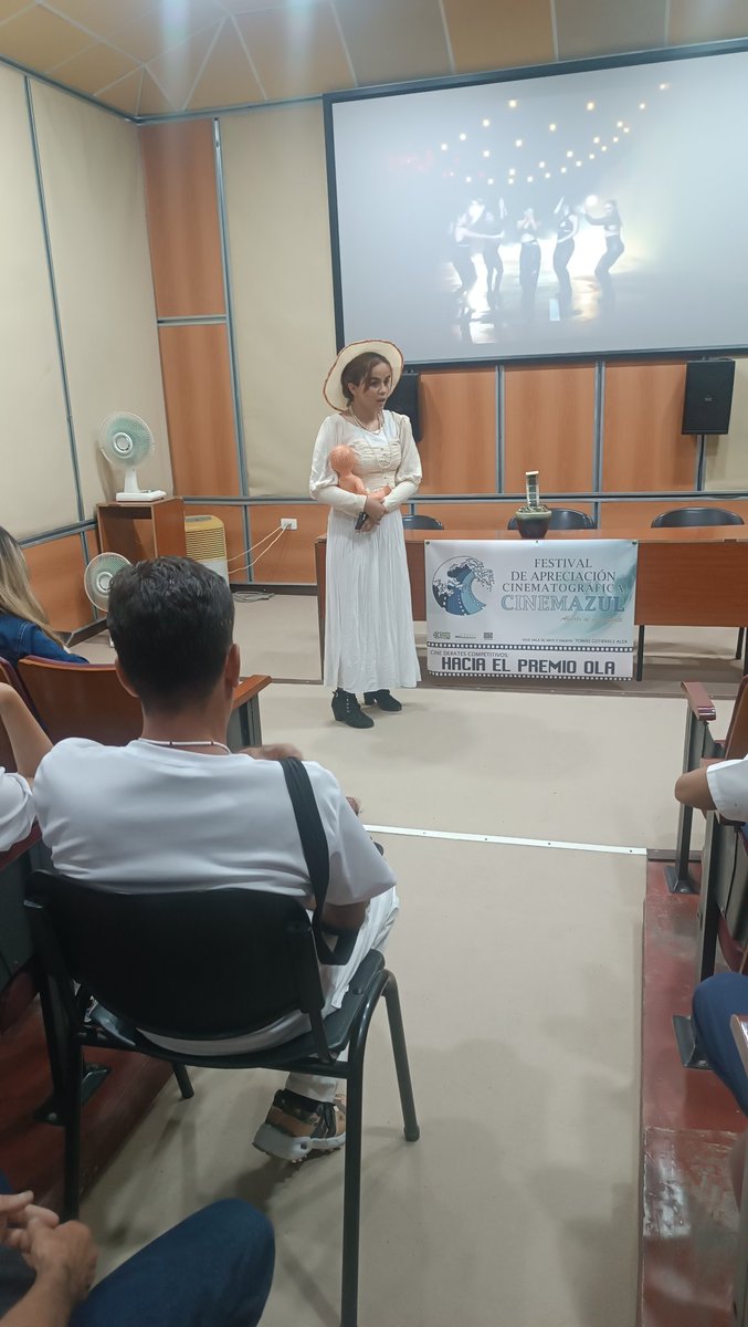 YailinHdez123's tweet photo. Continúa el cinemazul a dalas llenas, está vez con la película francesa Eternité, moderador : María Carla Acosta del municipio Tunas. https://t.co/ggJDkmCSGJ
