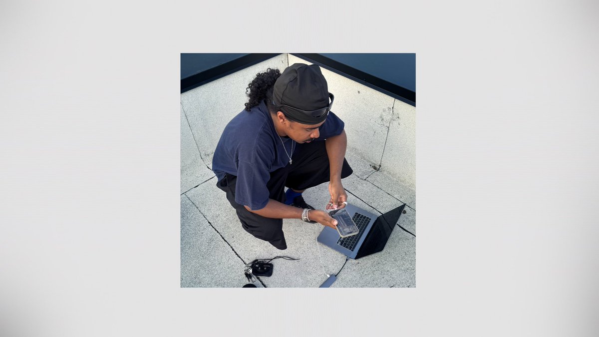 Fuckyron's tweet photo. me for @apple 🤩🤓🥹💻 https://t.co/5Z2i5x5NA8