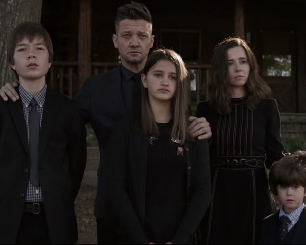 Jeremy Renner on if Hawkeye will return in the MCU:

“He’s always pulled out of retirement. I think he’s a family man; you always know where his allegiance lies, and he’s always come out of retirement. Until he’s killed, he’s always gonna be working.”

➡️ comicbook.com/tv-shows/news/…