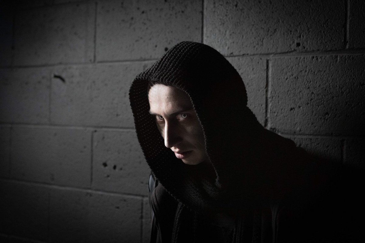 AlexWard777's tweet image. Happy #Bloodlines2 day 🖤🦇🖤