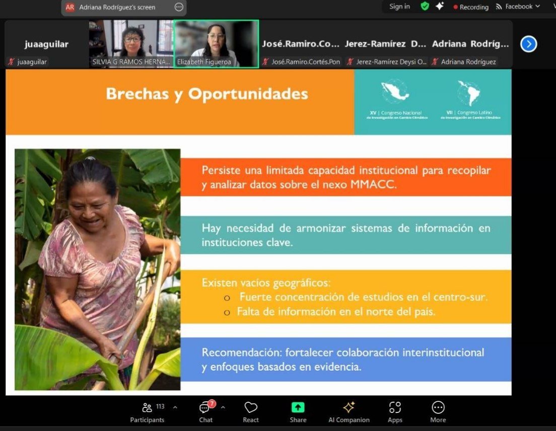 OIM_Mexico's tweet photo. Por su parte, Elizabeth Figueroa, colaboradora de #OIM México, compartió reflexiones sobre los escenarios de movilidad humana y el nexo #MMACC: migración rural-urbana, desplazamiento por desastres, conflictos socioambientales y la importancia del enfoque de género. 🌎 https://t.co/XgOGvBds33