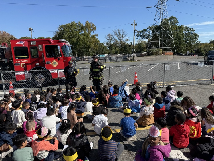Play of the day....Fire Safety! Our Kindergarten students had the opportunity to listen and learn from the Edison Fire Department today as part of Fire Prevention Month. Thank you to our local heroes for keeping our students safe and informed.