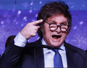 tucba's tweet photo. Acorralado y endeudado el Tirano no sabe d dónde sacar un dólar. La nueva: CANJE D DUDA X EDUCACIÓN. Quién esta detrás?El JP Morgan. Ya les prometió un desplome d la inversión dl 0,75% para el 2026,lejísimo dl 6% dl PBI dl 2015. Ajustazo brutal en educación para el año próximo!! https://t.co/ei3a8qZaYu