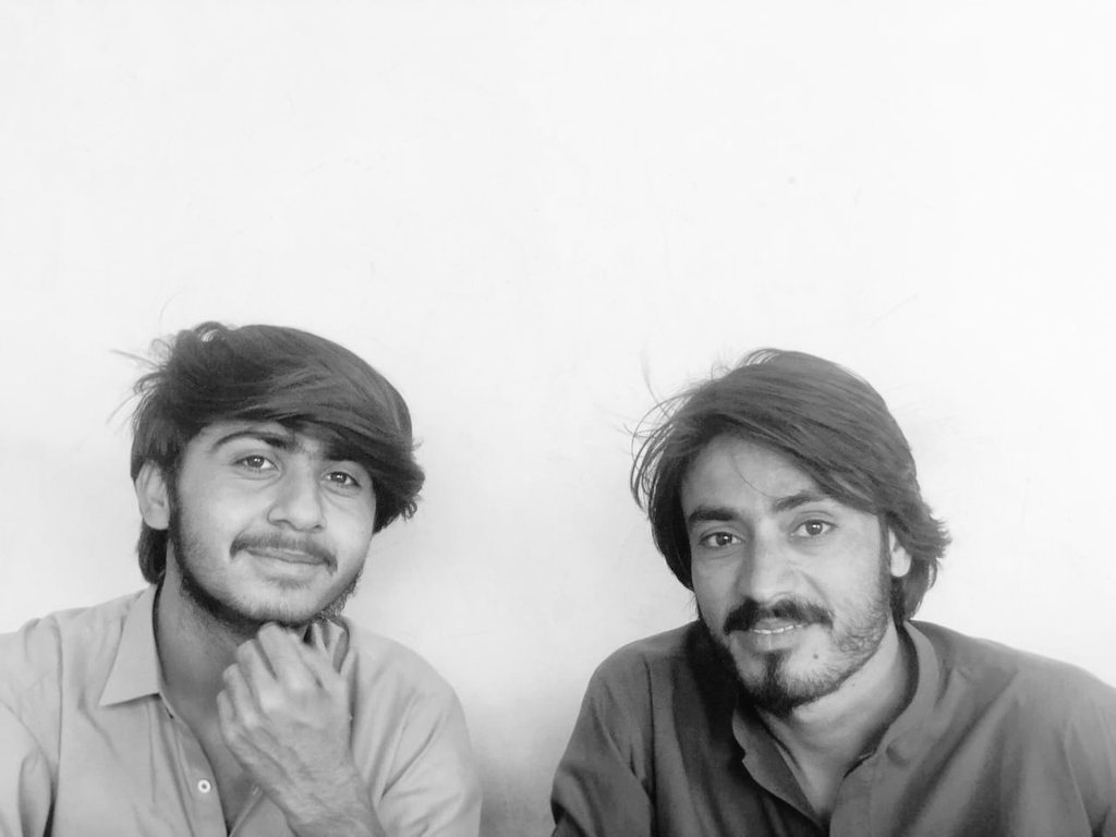 mahanbaloch370's tweet photo. پانچ دن گزر چکے ہیں مگر وھاب اور نذیر کے بارے میں کوئی اطلاع نہیں۔ وہ طالبعلم ہیں مجرم نہیں۔ اگر انہیں صرف بلوچ طالبعلم ہونے کی سزا دی جا رہی ہے اور تشدد کا نشانہ بنایا جا رہا ہے تو یہ بہت بڑا ظلم ہے۔ 
وھاب اور نذیر کے لیے آواز بلند کریں۔
#ReleaseWahabbaloch
#ReleaseNazeerbaloch https://t.co/LTWFPrr2sJ