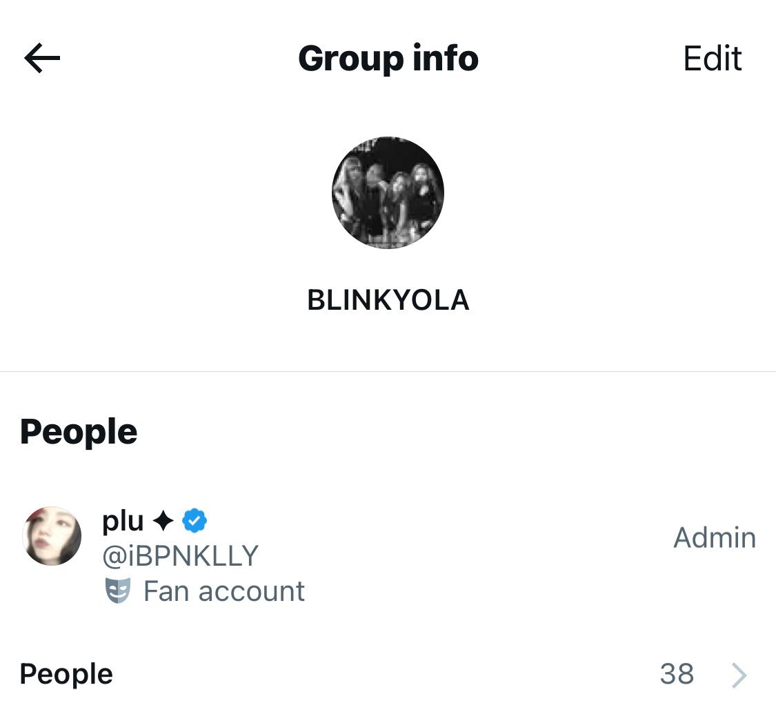 GC en donde @/iBPNKLLY una cuenta stan de Blackpink, junto a su grupo de amigos fracasados. Aceptan haber iniciado y planeado la campaña de odio hacia 🐻. 

🔗:x.com/iBPNKLLY?t=leb…

 Reporten y en un rato colocaremos todos los @ de los integrantes.

 Chat ⤵️
