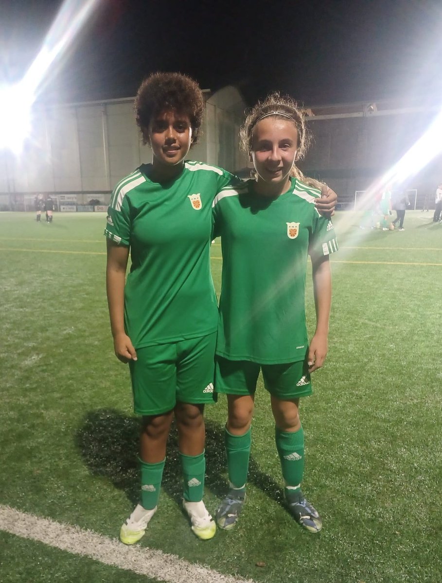 Nuestras jugadoras del <a href="/femburlades/">U.C.D Burlades fem.</a> Leire y Lia han disputado en la tarde de hoy un amistoso con la Seleccion Navarra sub14 en Elizondo.

¡Enhorabuena chicas! 
Orgullo #Campanero ⚪️👏🏼