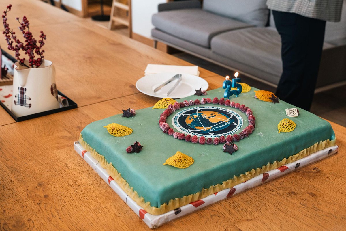 Notícia DIOTG <a href="/inpe_mcti/">INPE</a> 
INPE participou da 54ª Reunião da Carta Internacional Espaço e Grandes Desastres <a href="/DisastersChart/">Disasters Charter</a>  (25 anos da Carta)
obt.inpe.br/OBT/noticias-o…