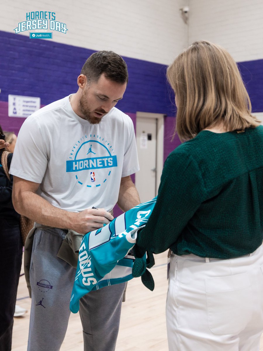 hornets's tweet image. celebrated jersey day presented by Judi Health with our friends at @Thompsoncff! shout out to kon, grant, and pat for making these kids’ day 🌟