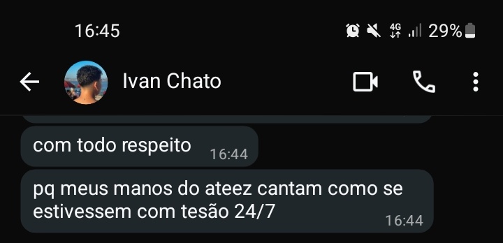 meu melhor amigo não kpopper ouvindo ateez sem eu pedir e me mandando isso do nada ata