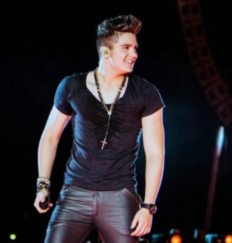 citysjade's tweet image. A ROUPA E O TERÇO!!! vai ser realmente histórico em todos os detalhes 😭