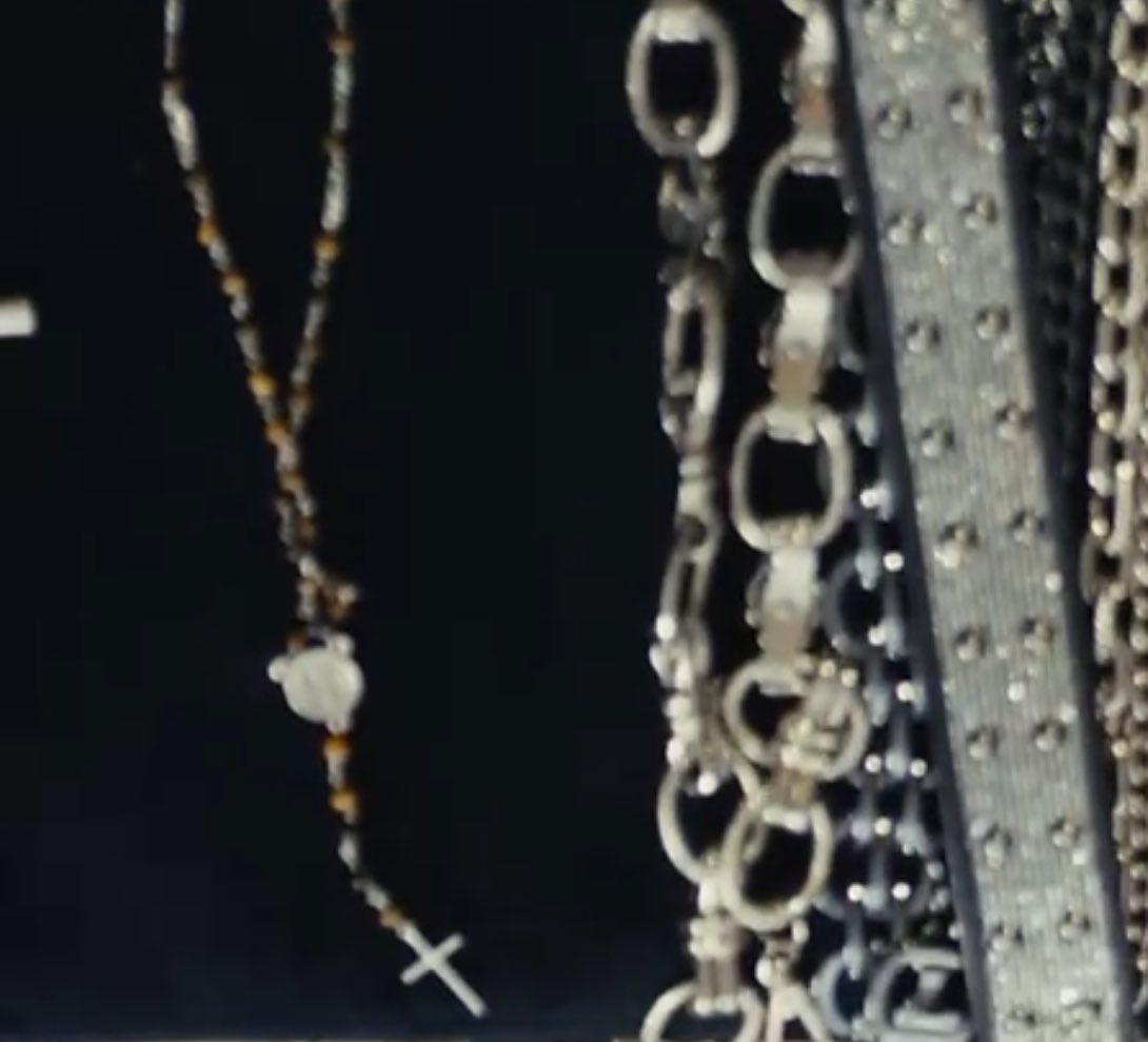 citysjade's tweet image. A ROUPA E O TERÇO!!! vai ser realmente histórico em todos os detalhes 😭