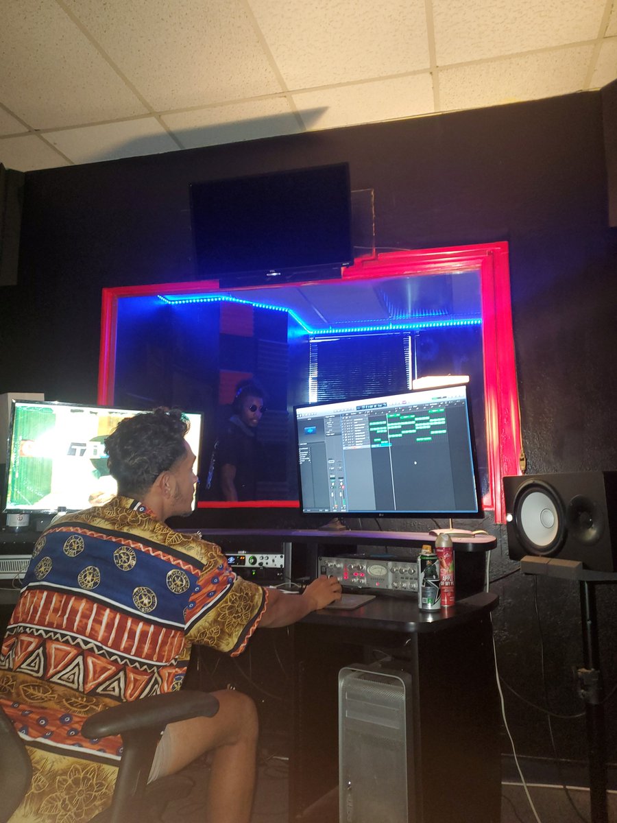 Yo this a movement for people who feel rap, not just stream it.
Follow <a href="/BlueFlameKidd/">Kidd Silver</a> &amp; me, tap the notification bell and be part of what’s next🔥
#HipHop #CultureShift