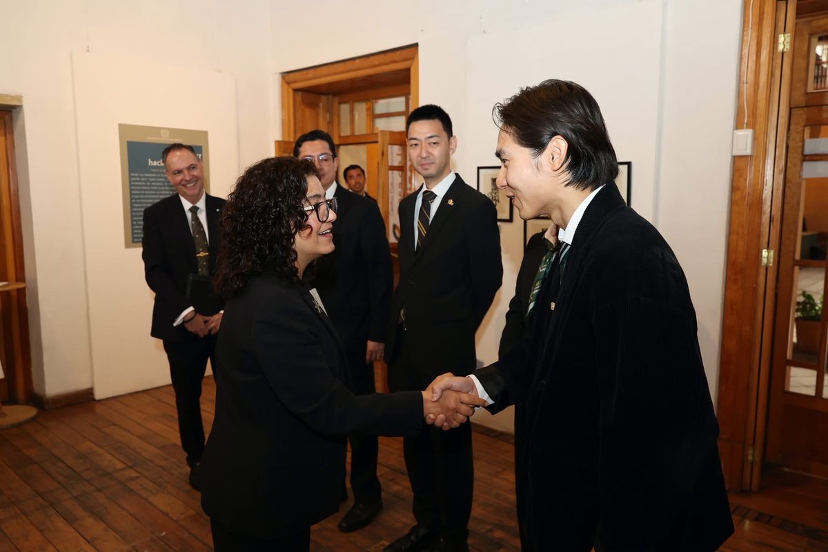 Hoy le dimos la bienvenida a la delegación de las universidades Meikai y Asahi, que visitan la Facultad de Odontología en el marco del 46 aniversario de colaboración académica entre nuestras instituciones.

Agradezco profundamente su estancia y el entusiasmo con el que comparten
