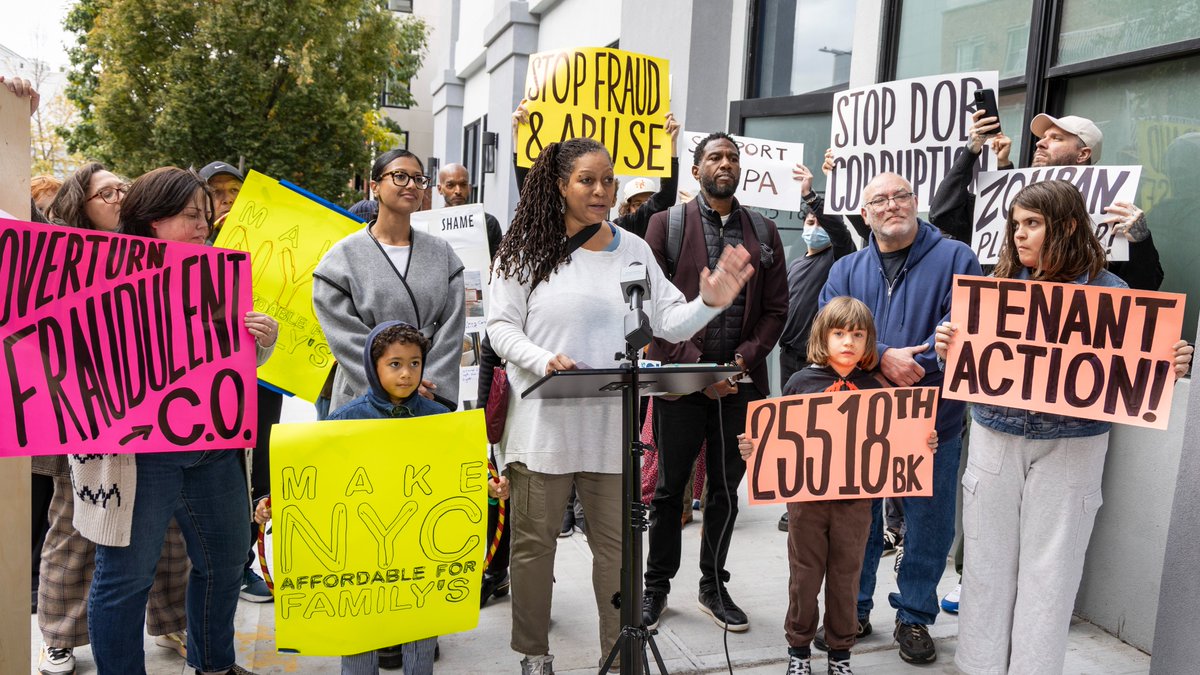 nycpa's tweet image. While negligent landlords may be shameless, exposing their predatory practices works.
That's what the tenants at 55 18th Street are doing: demanding that the DOB revoke the order giving their landlord cover, and mandate repairs and an end to unit deregulation.
