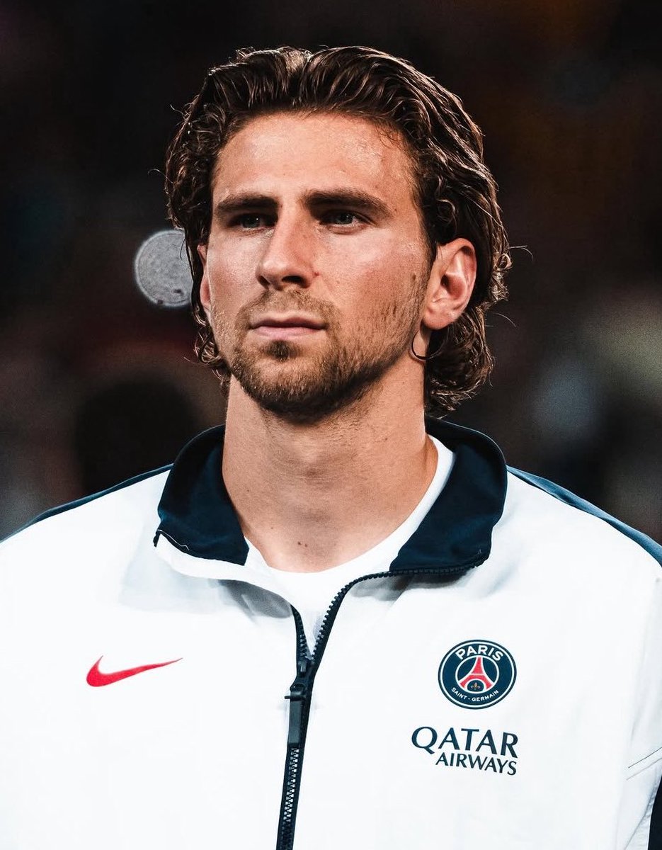 TheHateCentral's tweet image. Ilya Zabarnyi vs Leverkusen:

37 Minutes
0 Interceptions 
2 Penalties Conceded 
1 Red Card

MERDE 🔥🔥🔥