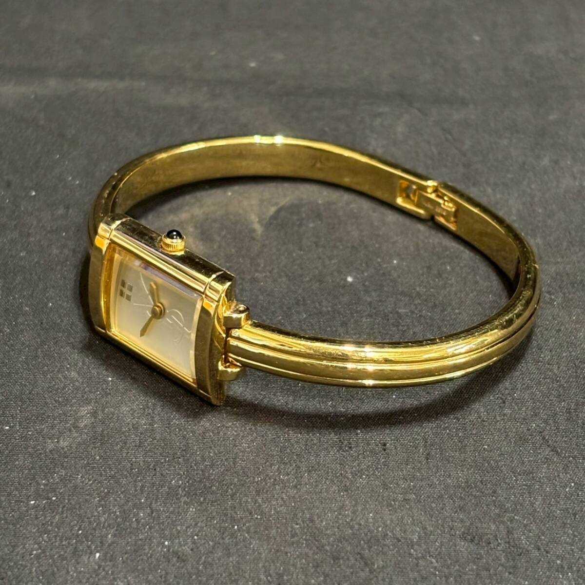 バングルウォッチ