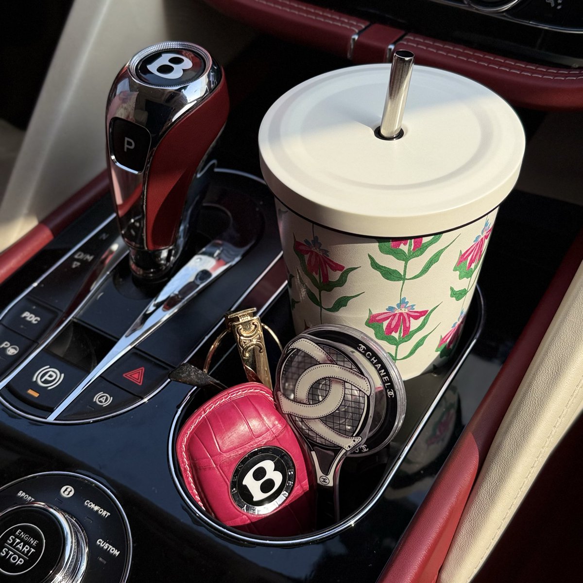 tulilab's tweet image. كوب مورّد و بوكيه ورد أجمل هديه تهديها لنفسك 💕