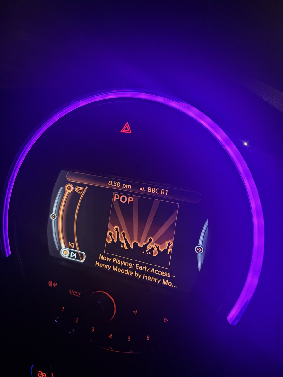 i’m sat 🙋‍♀️