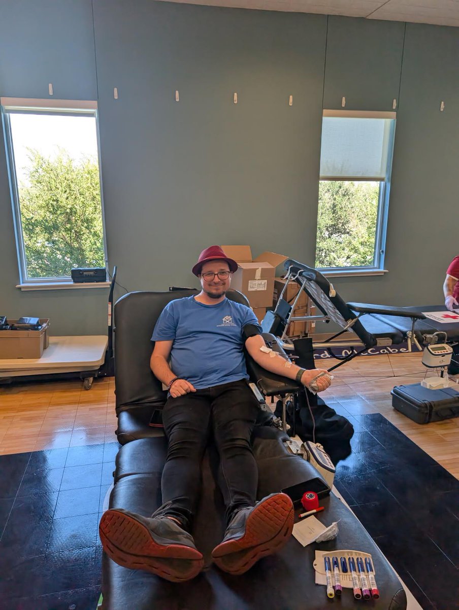 Shoutout to our Senior Disaster Program Manager, who donated blood for the very first time with the Red Cross! 🩸
Ready to roll up your sleeve?
👉 Visit RedCrossBlood.org to find a drive near you.