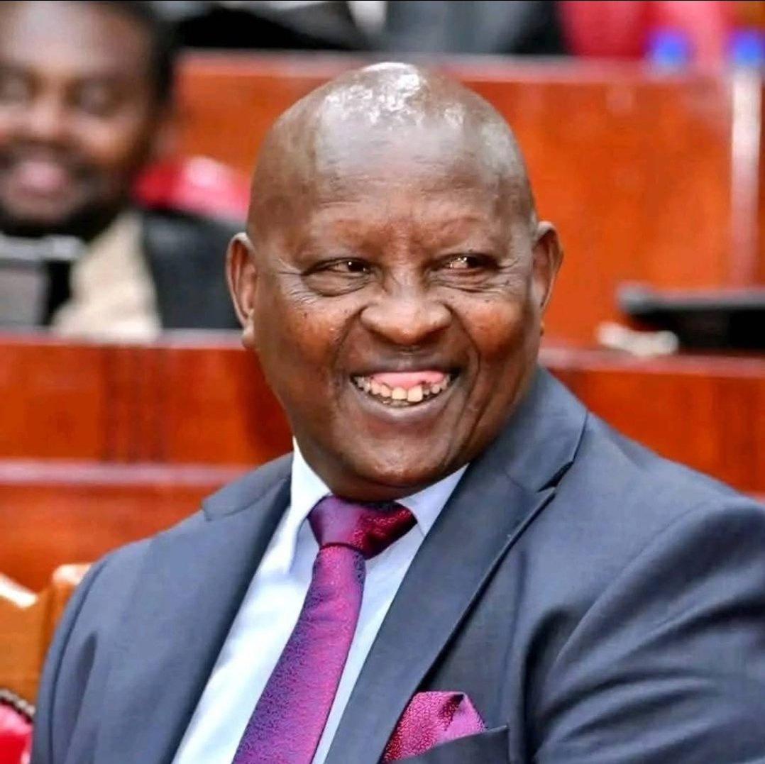 You cannot look like this and lack common sense . What Mutahi  Kahiga said in public is what is said in private conversations. He has confirmed the 2027 election results once more .