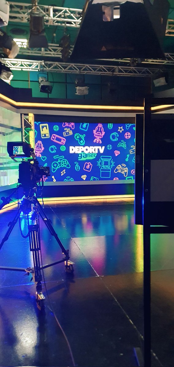 PESCLASICO's tweet image. PES Clásico llegó a la TV Pública 🎮📺
Fuimos invitados al programa DEPORTV Gamer para contar un poco de esta locura que recorre la historia del fútbol que mas nos gusta.

Queremos agradecer a todos los que nos apoyan día a día, a @Dalcru por la invitación, y a todo el equipo de…