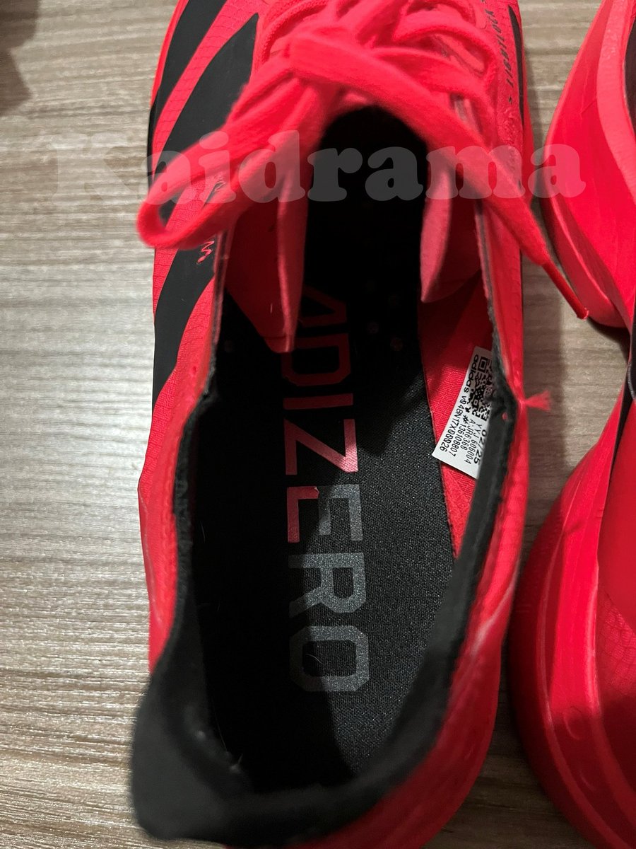 kaidrama's tweet photo. ส่งต่อรองเท้า Adizero Adios Pro 4 ขนาด 6.5 US ไม่มีกล่องค่ะ ราคา 2,500 บาท ส่งฟรี EMS ค่ะ ของแท้ค่ะ 
สี Lucid Red / Core Black / Lucid Red
ใช้ไป 4 ครั้ง ใช้น้อยมากค่ะ  DM หรือติดต่อทางไลน์ได้ค่ะ

Line ID : kaidrama 

#adizeroadiospro4
#รองเท้าวิ่งผู้หญิง
#รองเท้าวิ่งมือสอง https://t.co/PbGyaPZwFI