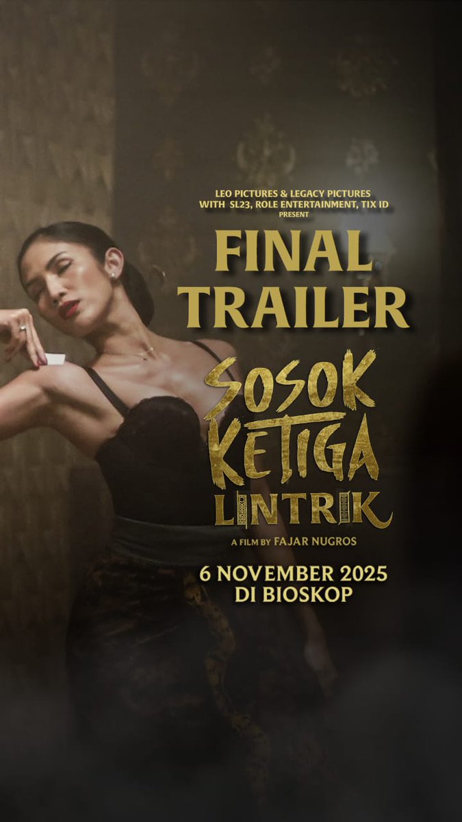 hidayrahmadd's tweet photo. Ga bisa cuman liat trailer sih, Harus banget nonton ke bioskop sumpah. 
Gw rasa film ini bakal ngasih point of view baru tentang ilmu pelet, santet dan hal hal ghaib lainnya. 

#SosokKetigaLintrik Tayang 6 November di Bioskop Indonesia. Serbu tiketnya dari sekarang guys! https://t.co/6ZASCN0lNz