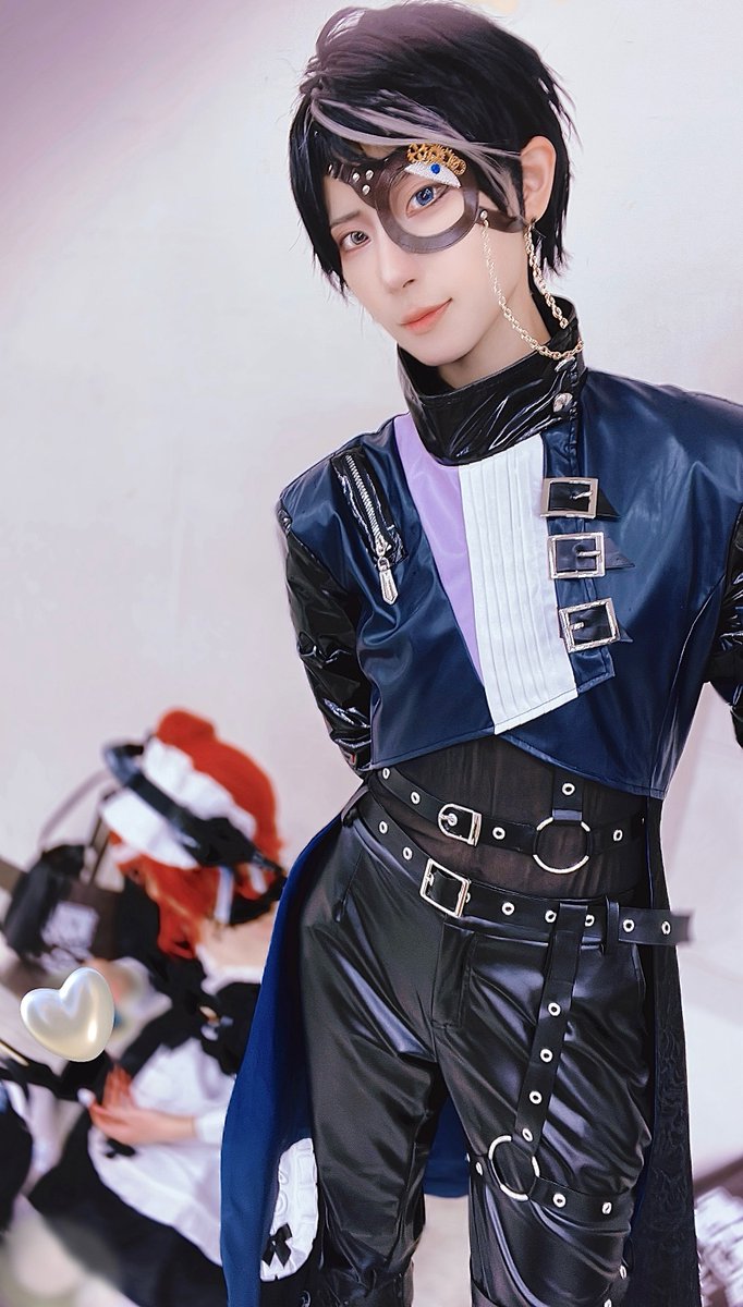 ohanasyoku's tweet photo. 第五人格 コスプレ
-------------------
漆黑にさまよう者
THE DARK WANDERER
占い師.ノワール
-------------------
#IdentityV #IDV #identityvcos
#EliClark #Noir #TruthandInference https://t.co/2F6NanKGQA