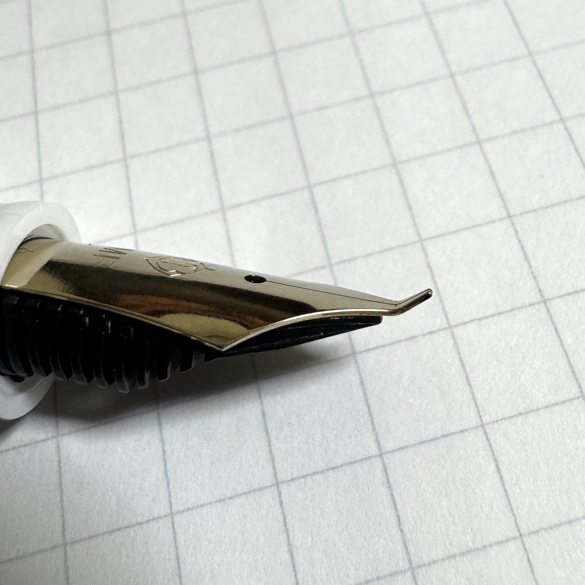 滅多に出ないサイズ‼️41.06㎜❗素晴らしい紋様の縁金具　江戸時代 セイコー、江戸切子デザインの限定モデル発売 価格は44万円