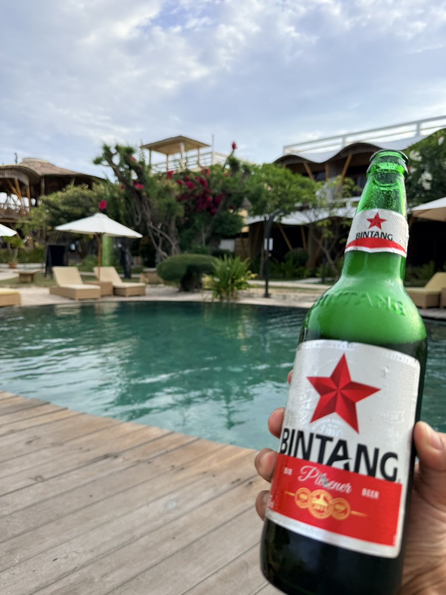 KenchanISGCPA's tweet image. 何にも無い離島だと思ってたら普通にリゾートだった🏝️

#ロンボク島 #視察中 #沖縄離島の会計士