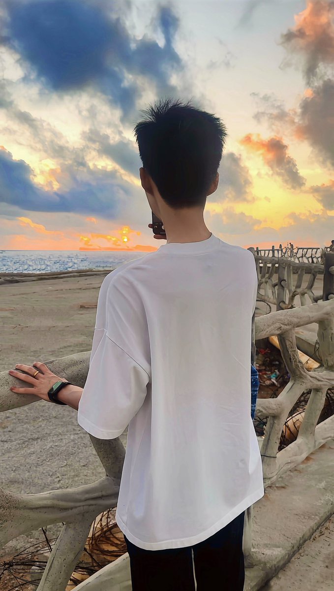 姓陈那男的 tweet media