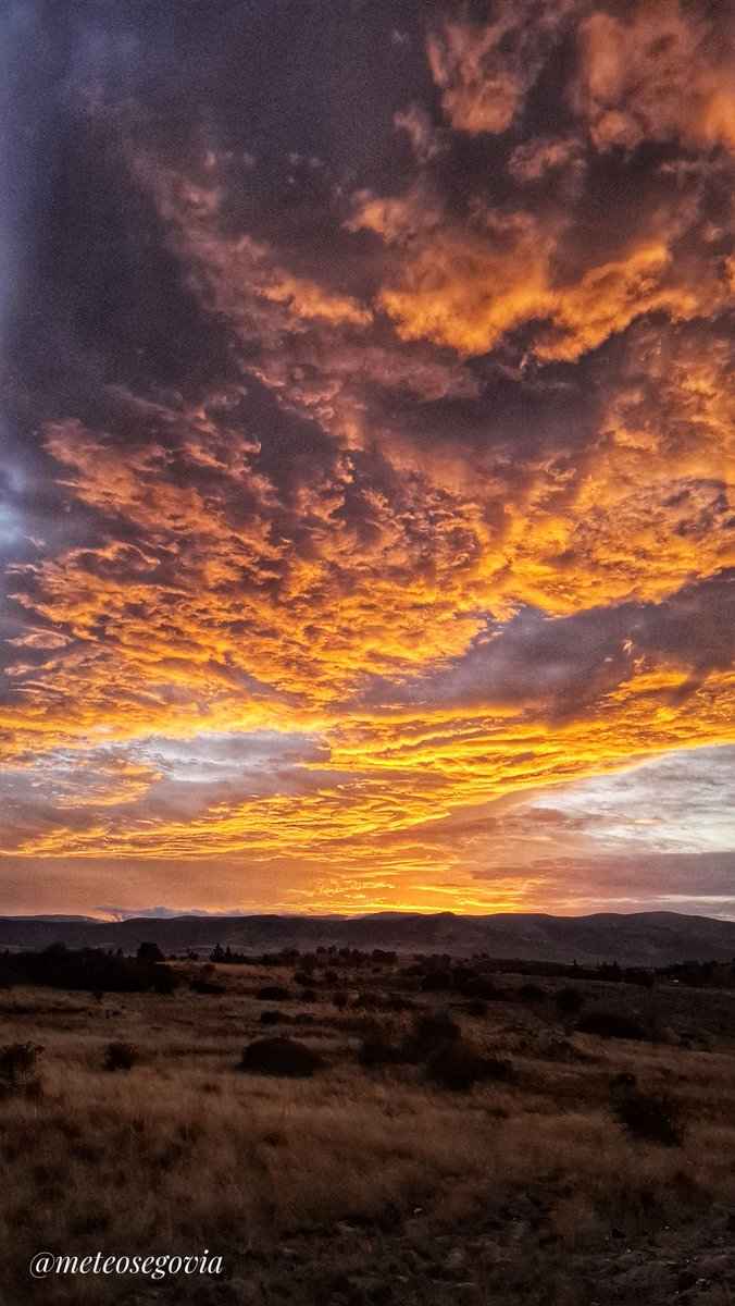 Candilazo al amanecer del miércoles en #Segovia.