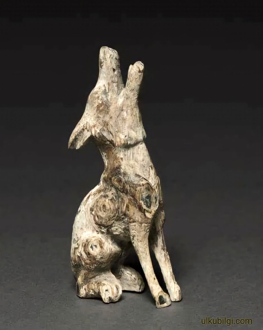 Turkovasi's tweet image. Türkistan'da bulunan 2200 yıllık uluyan kurt heykeli.  

Cleveland Müzesi.