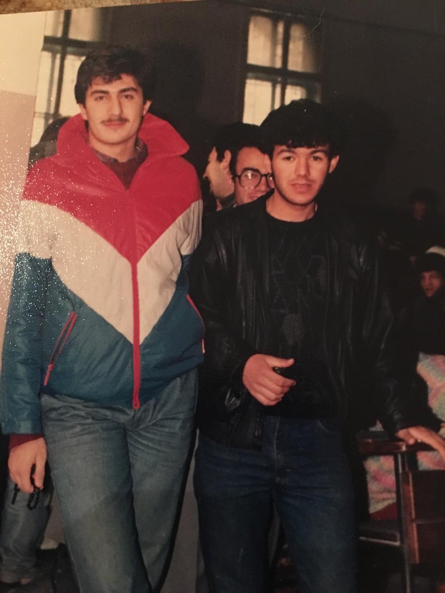 Cumhuriyetimizin hukuk mirasının simgelerinden birisi olan Ankara Üniversitesi Hukuk Fakültesi’nin 100. kuruluş yıl dönümünü büyük bir gururla kutluyorum. 

Bu çatı altında aldığım eğitim, sadece bir meslek değil, sayısız dostlukların haricinde adalet bilincini kazandırdı.

Nice