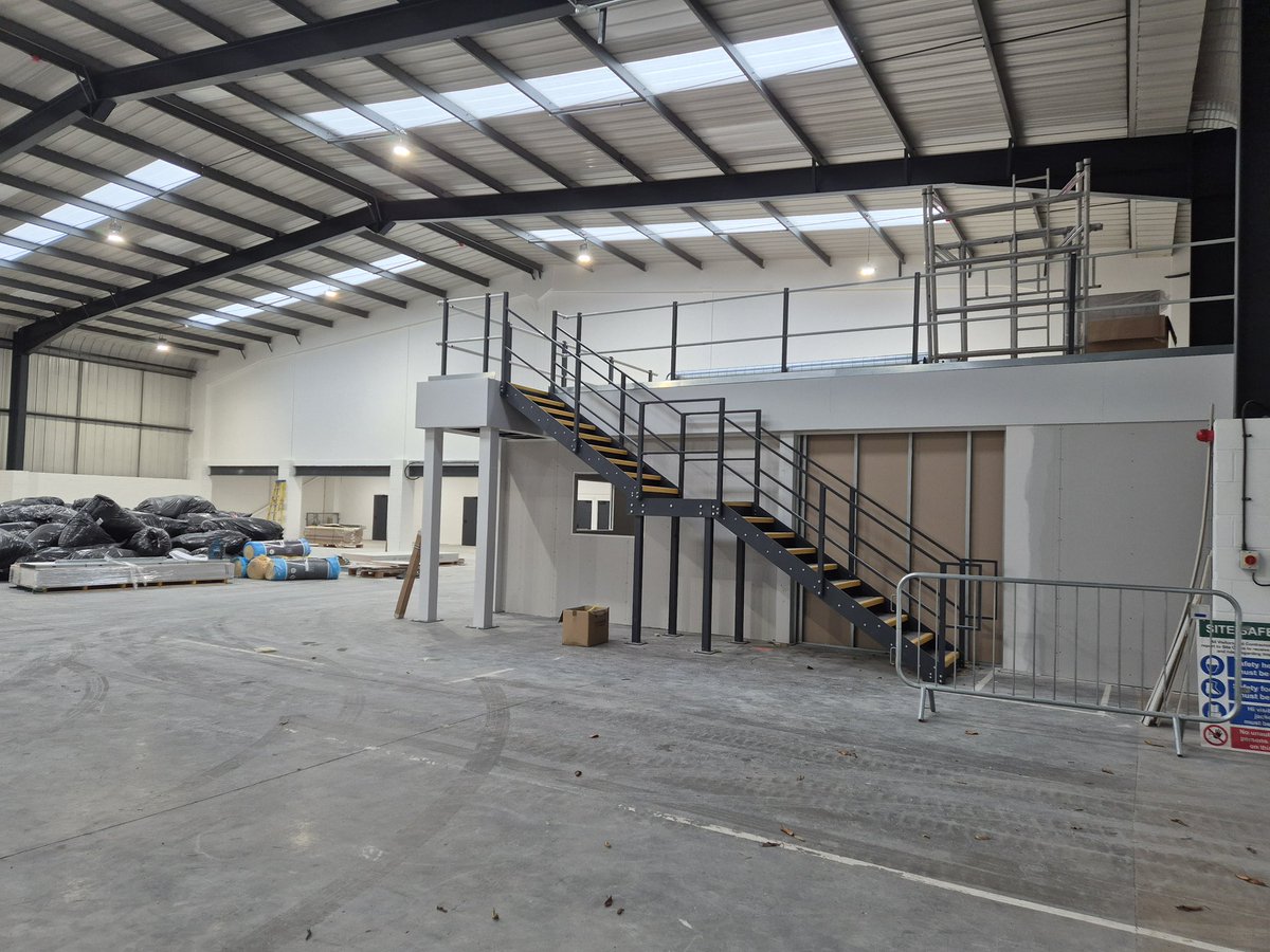 Project update at Elevator Equipment 🚧

We’re kicking off week seven onsite at Gorse Hill Industrial Estate. The space is really taking shape with the first floor partitions and ceiling grid now in place. 

#ProjectUpdate #Construction #DerbyBusiness #Leicester #DSPInteriors