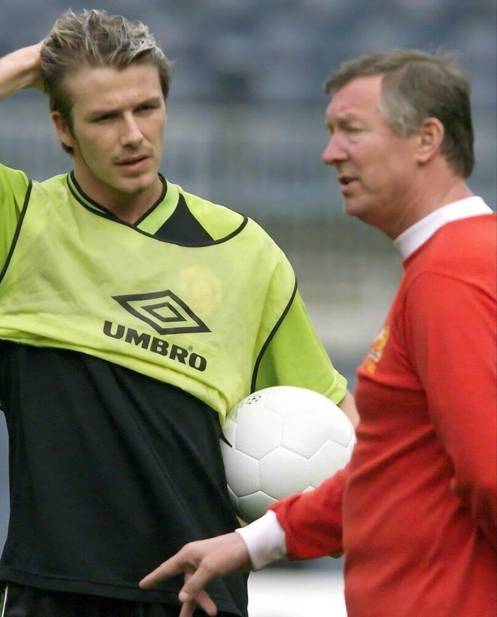 Da una parte Sir, dall’altra… pure! 👑

David Beckham è stato insignito da Re Carlo del titolo di cavaliere per i suoi servizi al calcio e alla società britannica. 🇬🇧⚽️

#Beckham #Sir #Ferguson