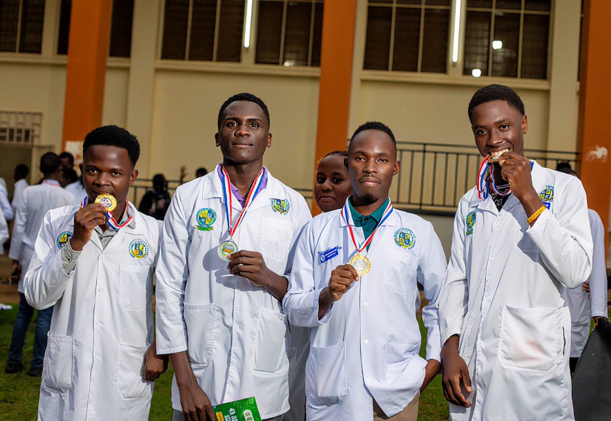 The team behind
#Amacurin: A dual-action herbal capsule that lowers blood sugar and increases insulin sensitivity for diabetes management.
must.ac.ug/must-pharmaceu…

#AdvancingPharmaceuticalSciences
#AttheCore