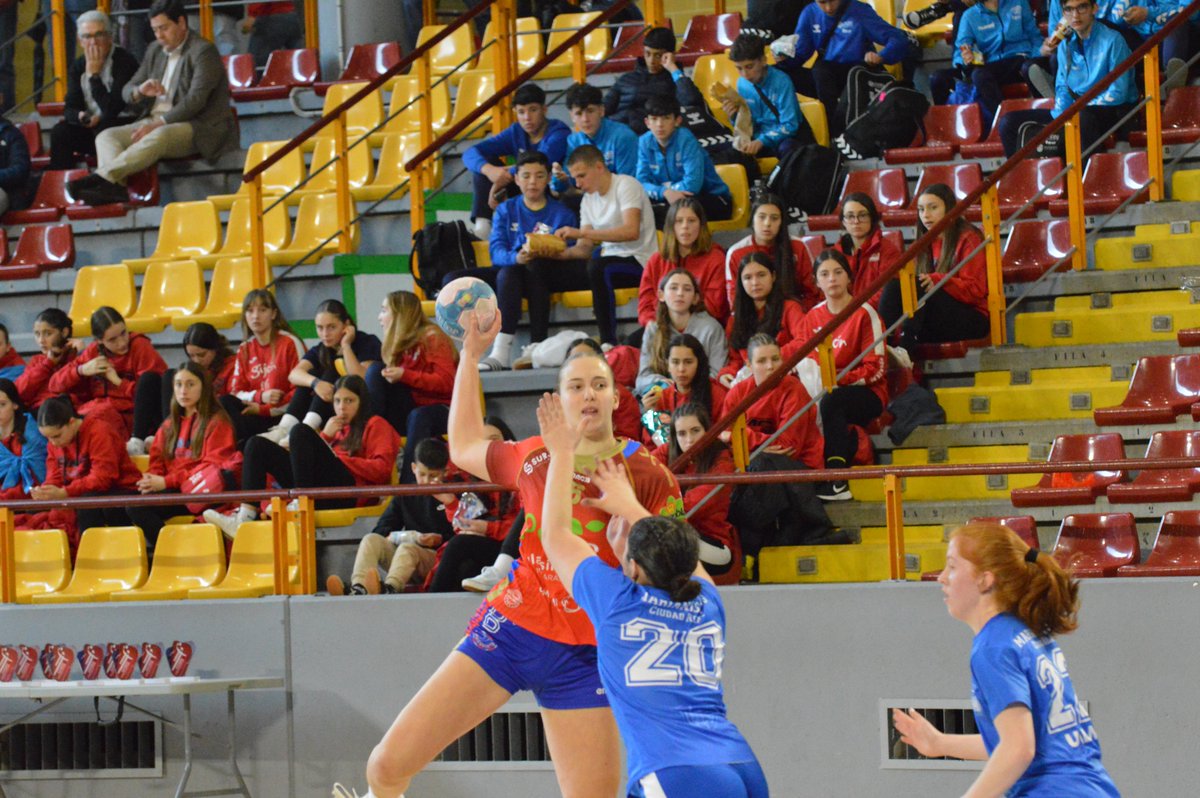 Queremos comunicaros que en menos de tres semanas ya hemos completado el 60% de las inscripciones para nuestro torneo, por lo que os rogamos que aceleréis los trámites en caso de estar interesados en participar. Recordamos que toda la info está en 💻 cordobabm.com/chc/