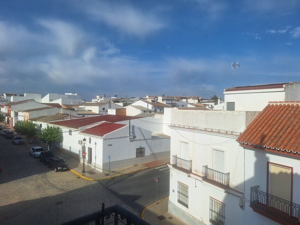 PatriRaposo's tweet photo. Parece mentira que en poco más de una hora, el día vaya a cambiar como dicen. No me lo creo @Meteohuelva https://t.co/fSUogYHRWh