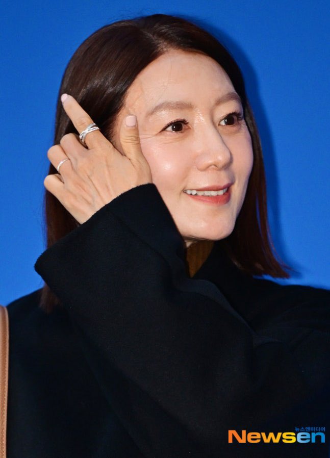 You're breathtaking. 🤍

#KimHeeAe #김희애