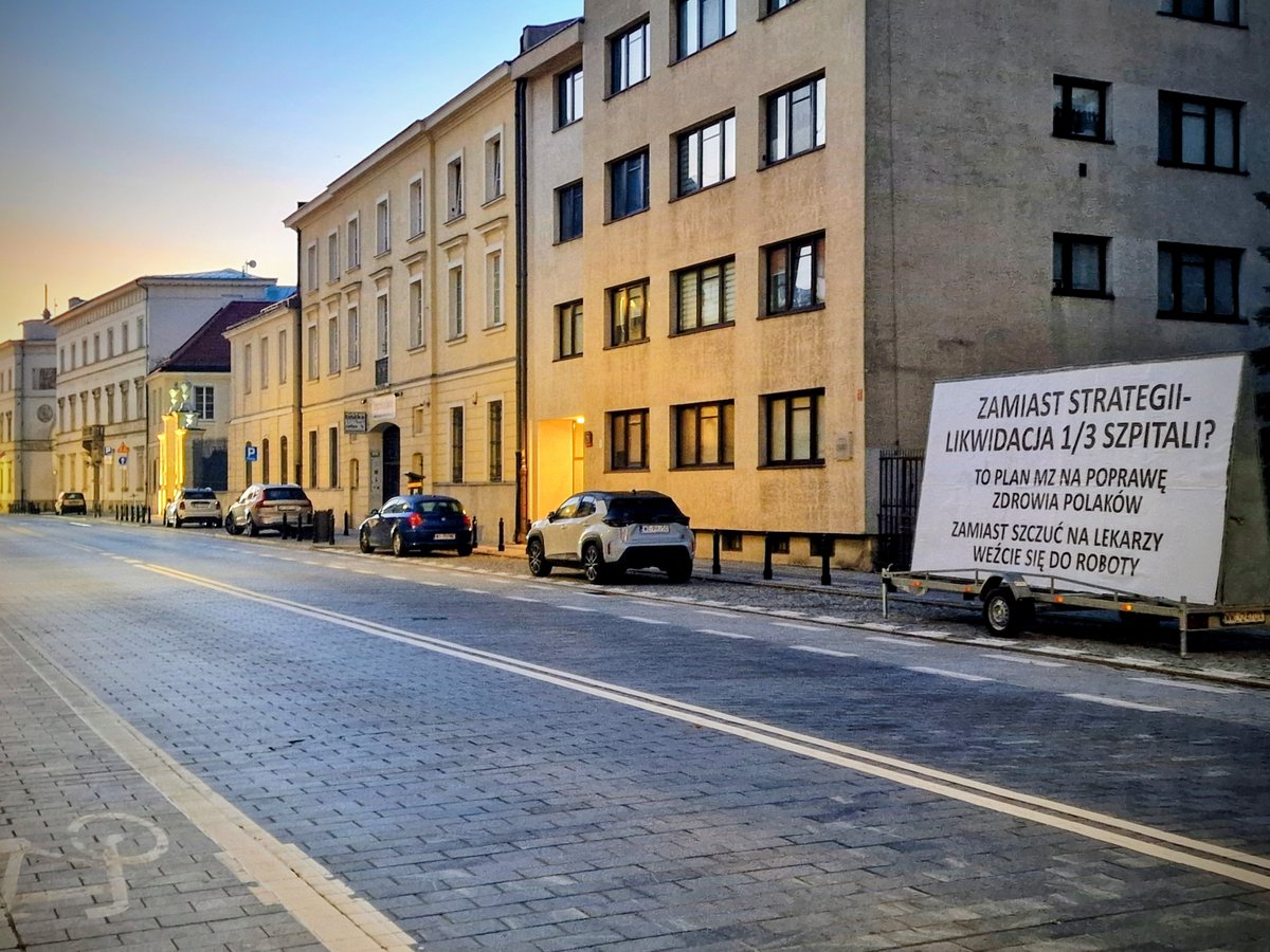 Łukasz Jankowski, prezes <a href="/NaczelnaL/">Naczelna Izba Lekarska</a> podczas briefingu prasowego „O lekarzach bez lekarzy - to nie jest dialog” 👇

💬 Jesteśmy gotowi do dialogu, jednak nasze próby podjęcia rozmów są konsekwentnie odrzucane. Ponieważ zaproponowano nam oglądanie rolek na FB, w których Pani