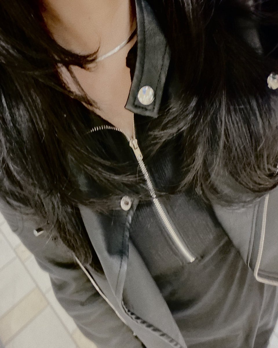 m_u_n_i__n's tweet image. 美容院いつも通りのオーダーでいつも通りの仕上がりなので誰も気付かない気付けない｡黒髪ブーム継続中〜