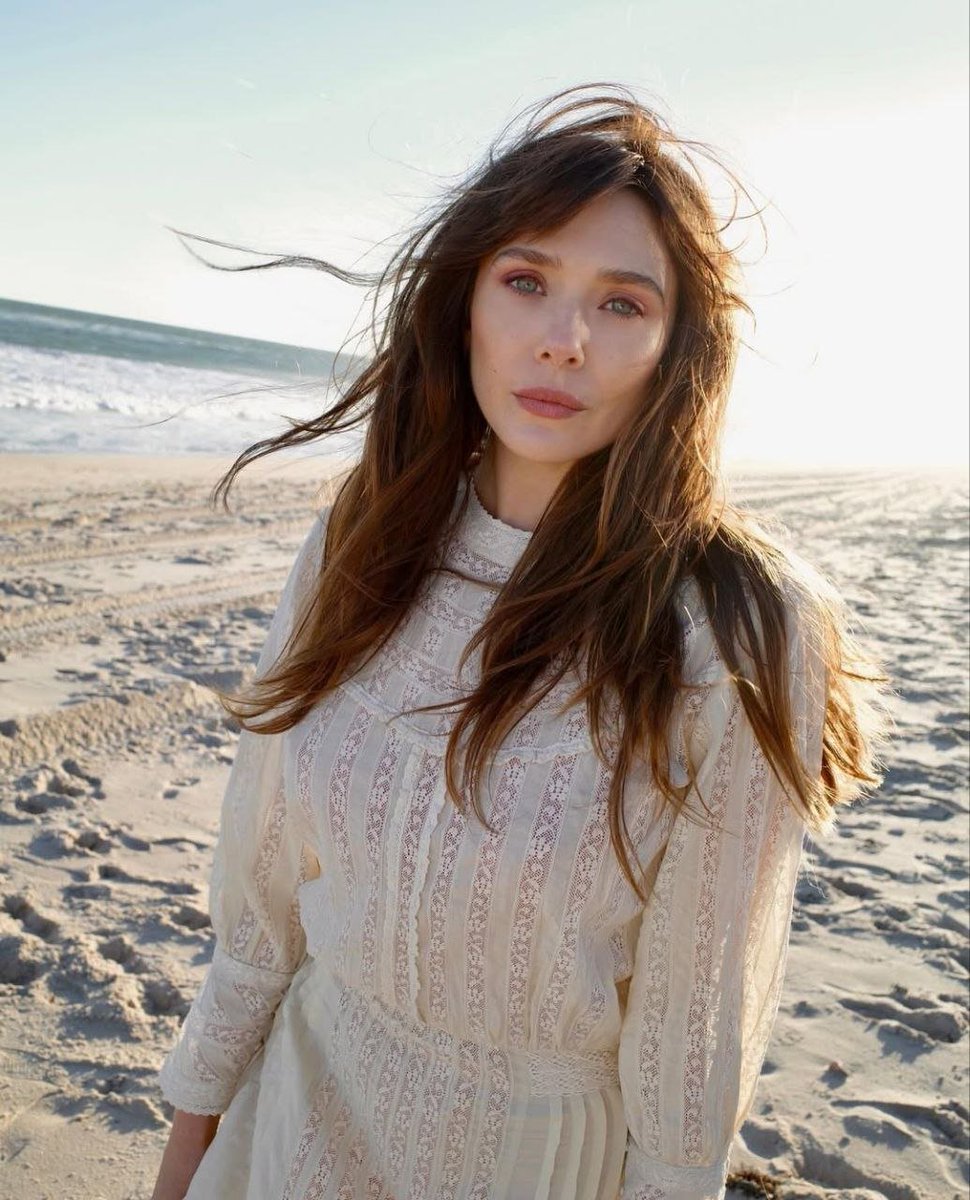 MAXIMOFFOFCHAOS's tweet image. Just her.