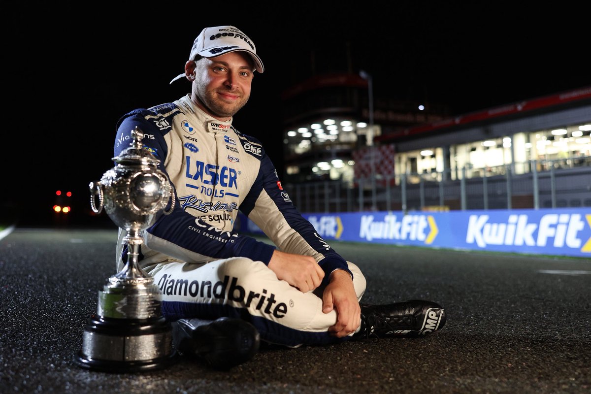 Welcome to Fewkes Huff Management, <a href="/JakeHillDriver/">Jake Hill</a>  🤝🏻

We’re delighted to announce that we are now representing accomplished <a href="/BTCC/">BTCC</a> champion, historic race winner and formidable GT3 competitor, Jake Hill. 

Read more: fewkessportmanagement.com/british-tourin…

#FewkesHuffManagement