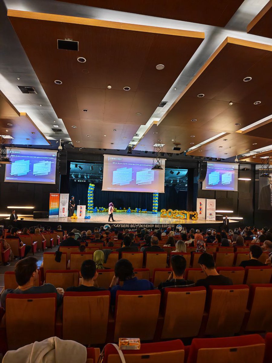 🎓 <a href="/T3Vakfi/">TR Teknoloji Takımı</a> <a href="/DeneyapTurkiye/">DENEYAP Türkiye</a>  Kayseri 3. Faz öğrencilerimiz Kadir Has Kongre Merkezi’nde düzenlenen törenle mezuniyet coşkusunu yaşadı!

İl protokolü, veliler, gönüllüler ve paydaşlarımızın katılımıyla ilk mezunlarımızı gururla uğurladık. 🚀🇹🇷

#DeneyapTürkiye #Kayseri